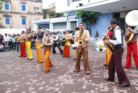 Đưa Festival vào...bệnh viện để biểu diễn - 1