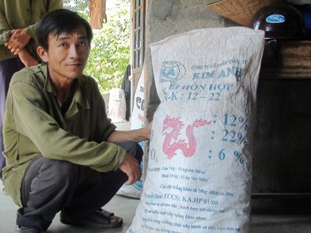 Bán phân bón dởm, doanh nghiệp bỏ mặc nông dân