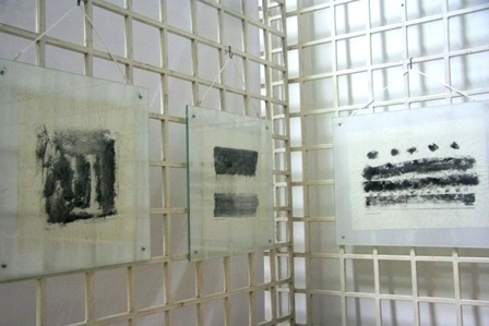 Chùm tranh lạ trên giấy dó