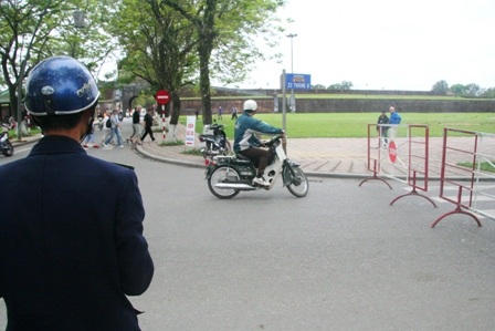 Đường đi bộ đầu tiên cho du khách trước Đại Nội Huế