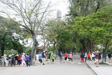 Đường đi bộ đầu tiên cho du khách trước Đại Nội Huế