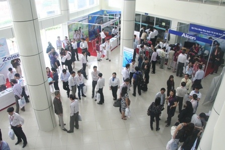 Nhiều kỹ thuật mổ mắt mới được “trình làng”