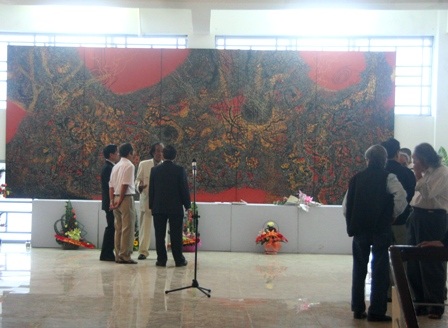 Xem bộ tranh mới của “bậc thầy” tranh sơn mài trừu tượng Huế 