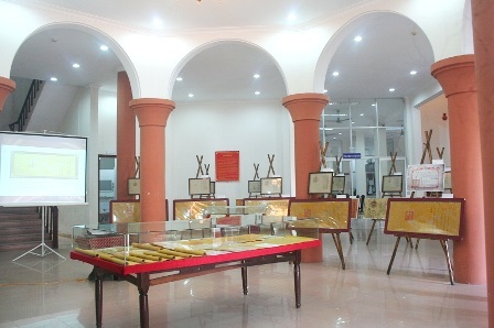 Triển lãm trên 100 sắc phong, gia phả Hán Nôm quý giá - 1 Triển lãm trên 100 sắc phong, gia phả Hán Nôm quý giá
