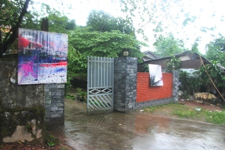 Ngắm đường tranh dài nhất Huế đẹp mộng ảo trong ...mưa