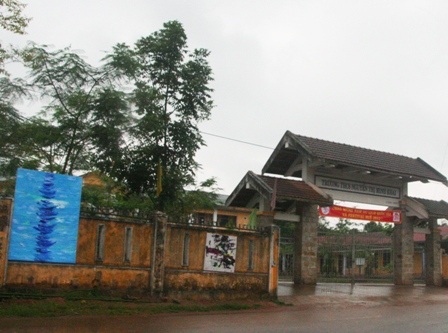 Ngắm đường tranh dài nhất Huế đẹp mộng ảo trong ...mưa