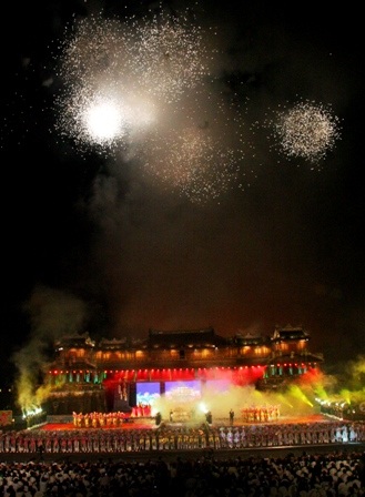 Xem pháo hoa của nghệ nhân Pierre Alain Hubert