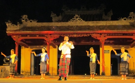 Đặc sắc tiết mục biểu diễn nghệ thuật của Lào và Mông Cổ