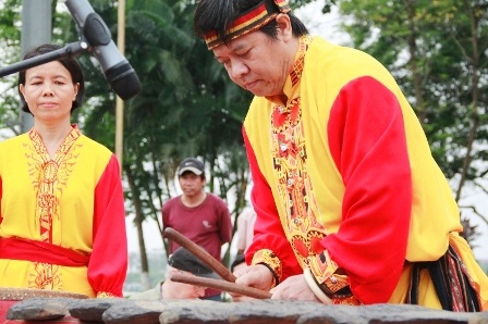 Rộn ràng lễ hội trống “Âm vang hào khí Việt” bên bờ sông Hương