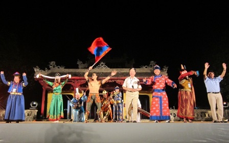 Đặc sắc tiết mục biểu diễn nghệ thuật của Lào và Mông Cổ