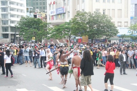 Âm sắc Mỹ La tinh tràn ngập đường phố Huế