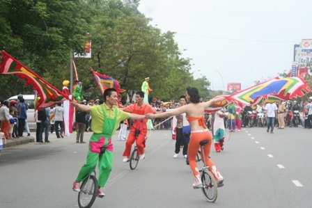 Âm sắc Mỹ La tinh tràn ngập đường phố Huế