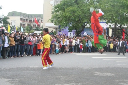 Âm sắc Mỹ La tinh tràn ngập đường phố Huế