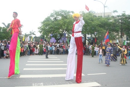 Âm sắc Mỹ La tinh tràn ngập đường phố Huế