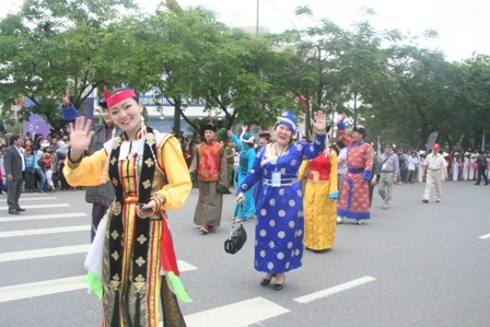 Âm sắc Mỹ La tinh tràn ngập đường phố Huế