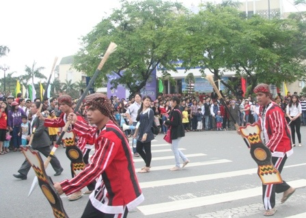 Âm sắc Mỹ La tinh tràn ngập đường phố Huế