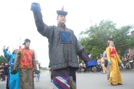 Âm sắc Mỹ La tinh tràn ngập đường phố Huế