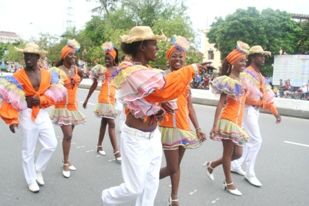 Âm sắc Mỹ La tinh tràn ngập đường phố Huế