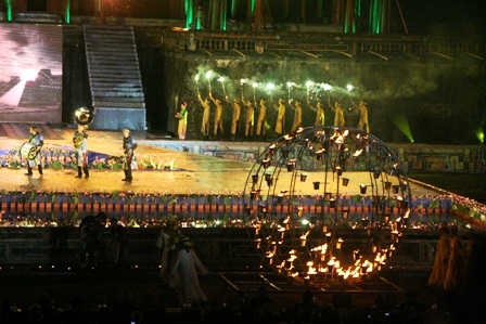 Nghệ thuật sắp đặt lửa trứ danh của đoàn Carabosse