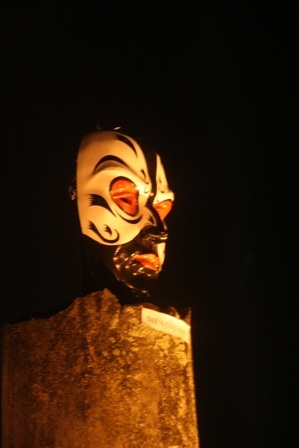 Ấn tượng với mặt nạ tuồng Huế
