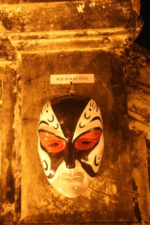 Ấn tượng với mặt nạ tuồng Huế
