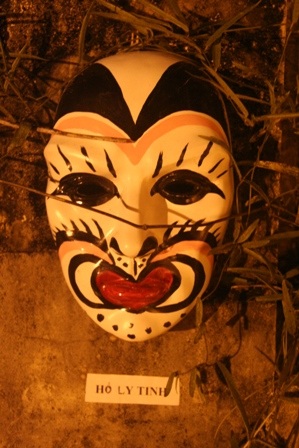 Ấn tượng với mặt nạ tuồng Huế