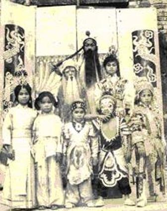 Ấn tượng với mặt nạ tuồng Huế