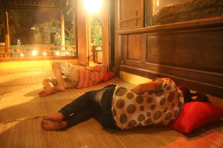 Phiêu diêu qua miền tình ái với “Chiếc Gối Đỏ”