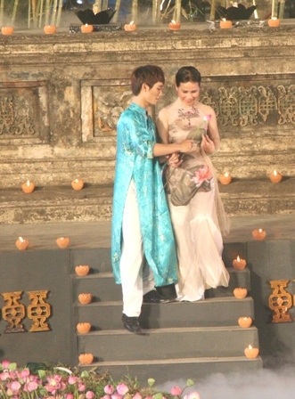 Ấn tượng lạ trong đêm Lễ hội Áo dài Huế