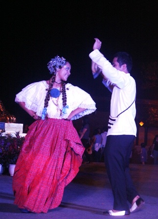 Vũ điệu váy xòe vui nhộn Panama