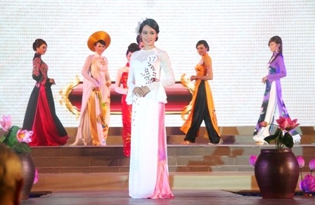 Lộ diện hoa khôi Big C Việt Nam 2012 tài sắc vẹn toàn