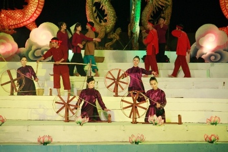 Nghệ sĩ hội tụ trong đêm “Thiên hạ thái bình” trên sông nước - 13 Nghệ sĩ hội tụ trong đêm “Thiên hạ thái bình” trên sông nước