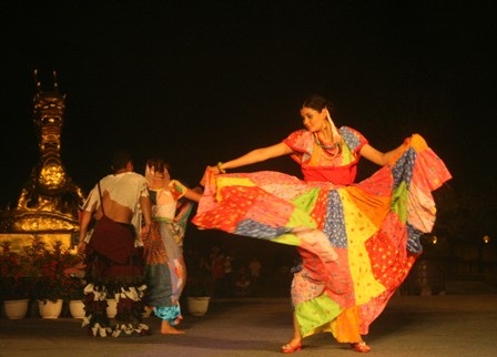 Vũ điệu váy xòe vui nhộn Panama