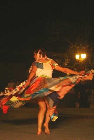 Vũ điệu váy xòe vui nhộn Panama