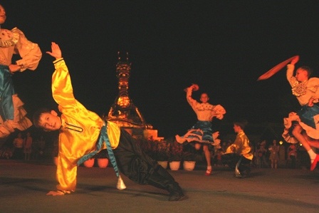 Các “nhóc tì” Nga nhảy múa dễ thương trong đêm diễn cuối Festival Huế 