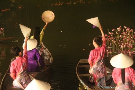 Đêm chia tay 5 châu với Huế mộng mơ