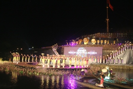 Đêm chia tay 5 châu với Huế mộng mơ