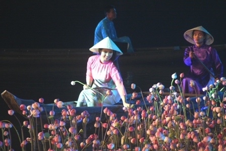 Đêm chia tay 5 châu với Huế mộng mơ