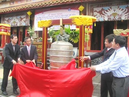 Phục chế thành công Bác chung, Đặc khánh đã thất truyền - 1 Phục chế thành công Bác chung, Đặc khánh đã thất truyền