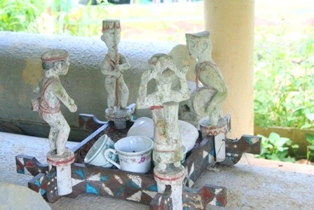 Ngắm tượng gỗ nhà mồ độc đáo người Cơ Tu