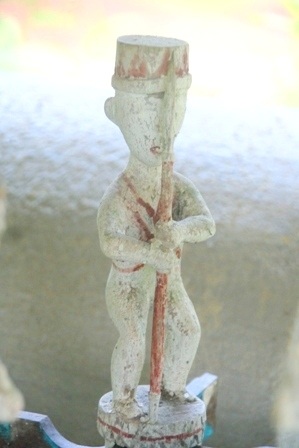 Ngắm tượng gỗ nhà mồ độc đáo người Cơ Tu