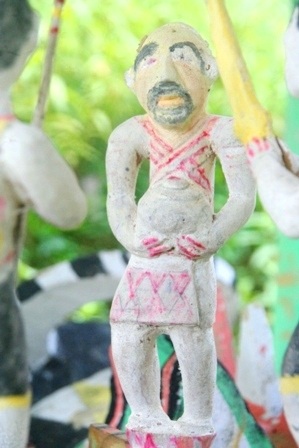 Ngắm tượng gỗ nhà mồ độc đáo người Cơ Tu