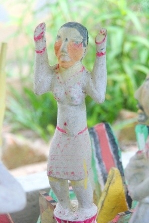 Ngắm tượng gỗ nhà mồ độc đáo người Cơ Tu