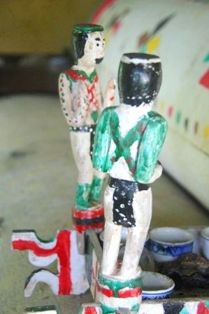 Ngắm tượng gỗ nhà mồ độc đáo người Cơ Tu