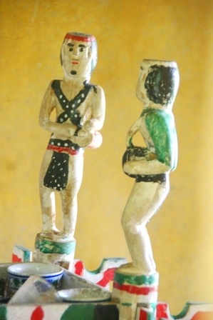 Ngắm tượng gỗ nhà mồ độc đáo người Cơ Tu