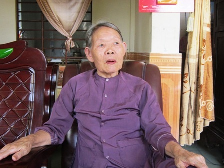 “Bà lão hậu phương” 77 tuổi tràn đầy nhiệt huyết với Đảng 