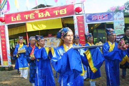 Tái hiện lễ hội bà Tơ - người đàn bà có công cứu chúa Nguyễn