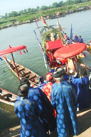 Tái hiện lễ hội bà Tơ - người đàn bà có công cứu chúa Nguyễn