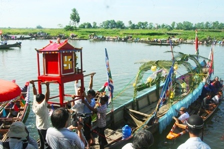 Tái hiện lễ hội bà Tơ - người đàn bà có công cứu chúa Nguyễn