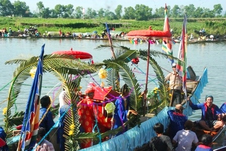 Tái hiện lễ hội bà Tơ - người đàn bà có công cứu chúa Nguyễn